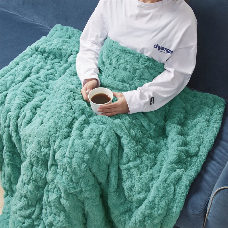 Madison Park 100 Percent Polyester Solid Long Fur Throw in Aqua Blue