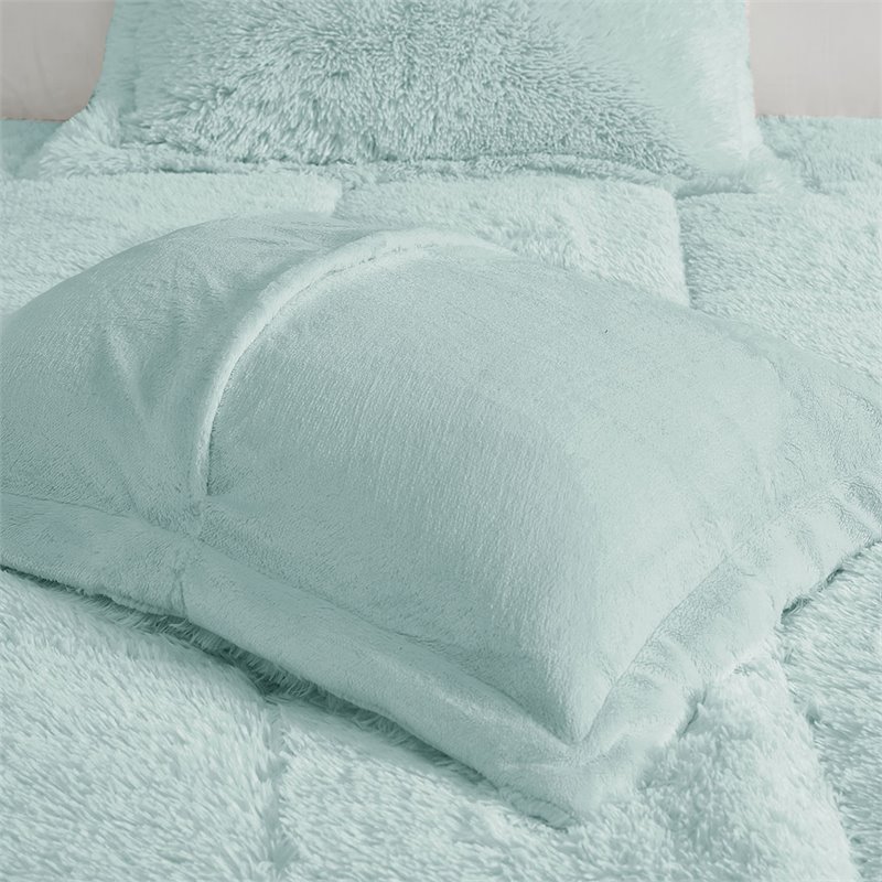 Intelligent Design Polyester Back Solid Shaggy Long Fur Comforter Set in Aqua