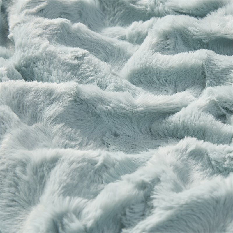 Madison Park 100 Percent Polyester Solid Brushed Long Fur Throw in Aqua Blue