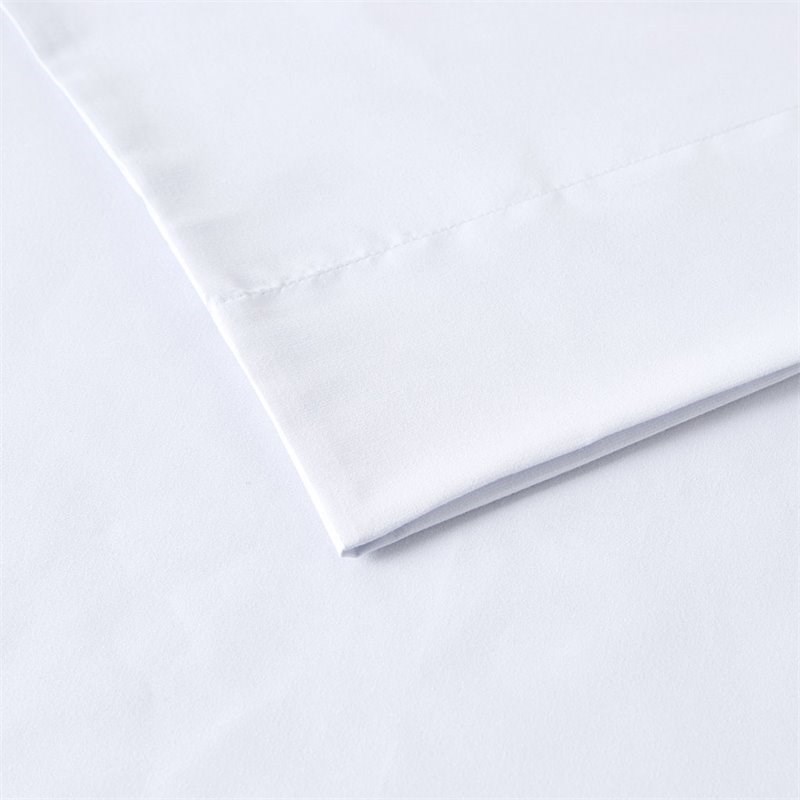 Intelligent Design Polyester Microfiber Fabric Solid Sheet Set in White