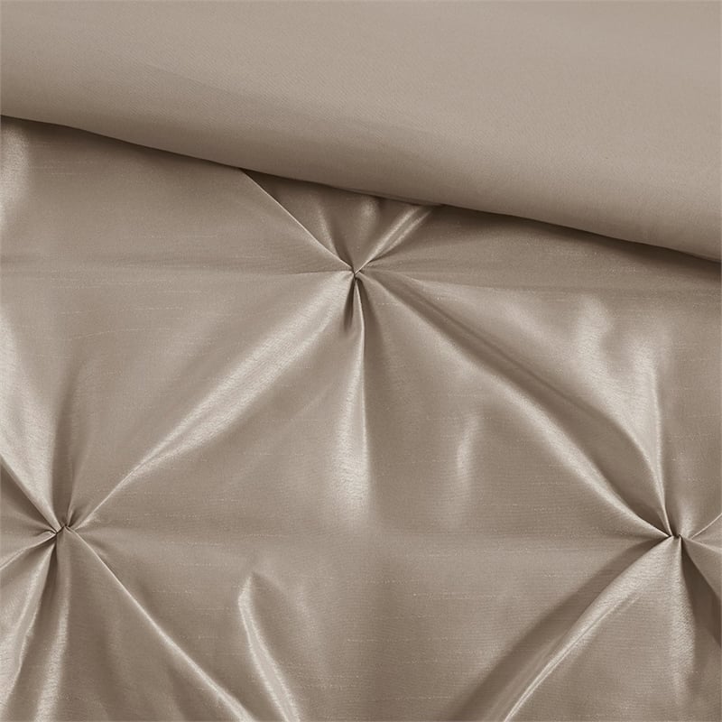 Madison Park Laurel 7 Piece Tufted Comforter Set in Taupe