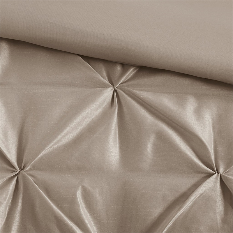 Madison Park Laurel 7 Piece Tufted Comforter Set in Taupe