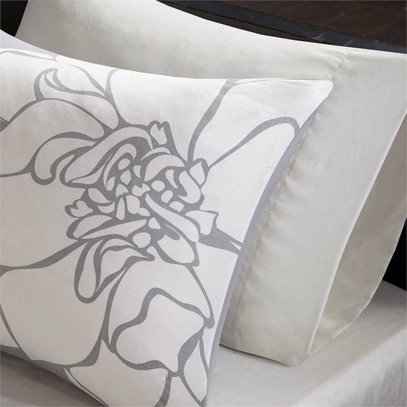 Madison Park Lola Comforter Set in Grey/Blush