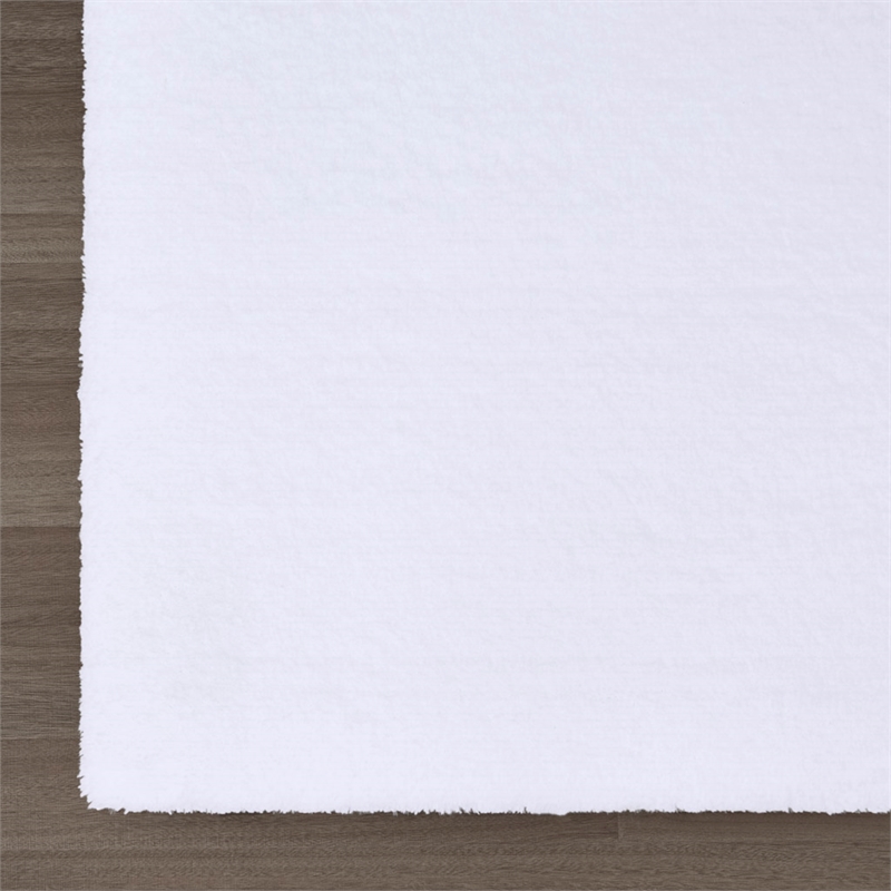 Madison Park Signature Marshmallow Bath Rug in White