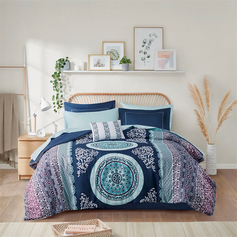Intelligent Design Loretta Boho Comforter Set with Bed Sheets in Navy
