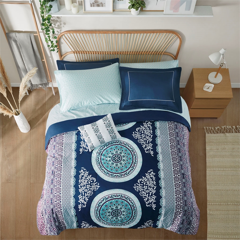 Intelligent Design Loretta Boho Comforter Set with Bed Sheets in Navy