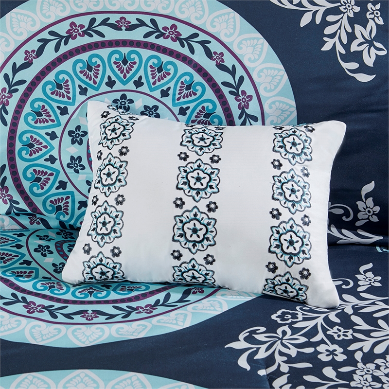 Intelligent Design Loretta Boho Comforter Set with Bed Sheets in Navy