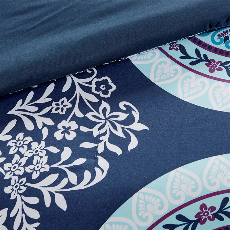 Intelligent Design Loretta Boho Comforter Set with Bed Sheets in Navy