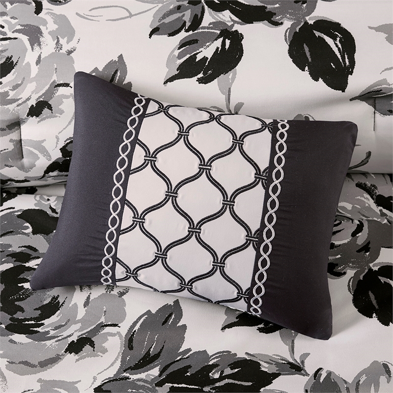 Intelligent Design Dorsey Floral Print Full/Queen Comforter Set in Black/White