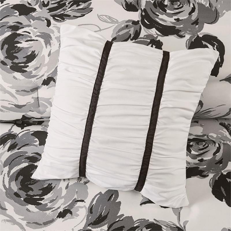 Intelligent Design Dorsey Floral Print Full/Queen Comforter Set in Black/White