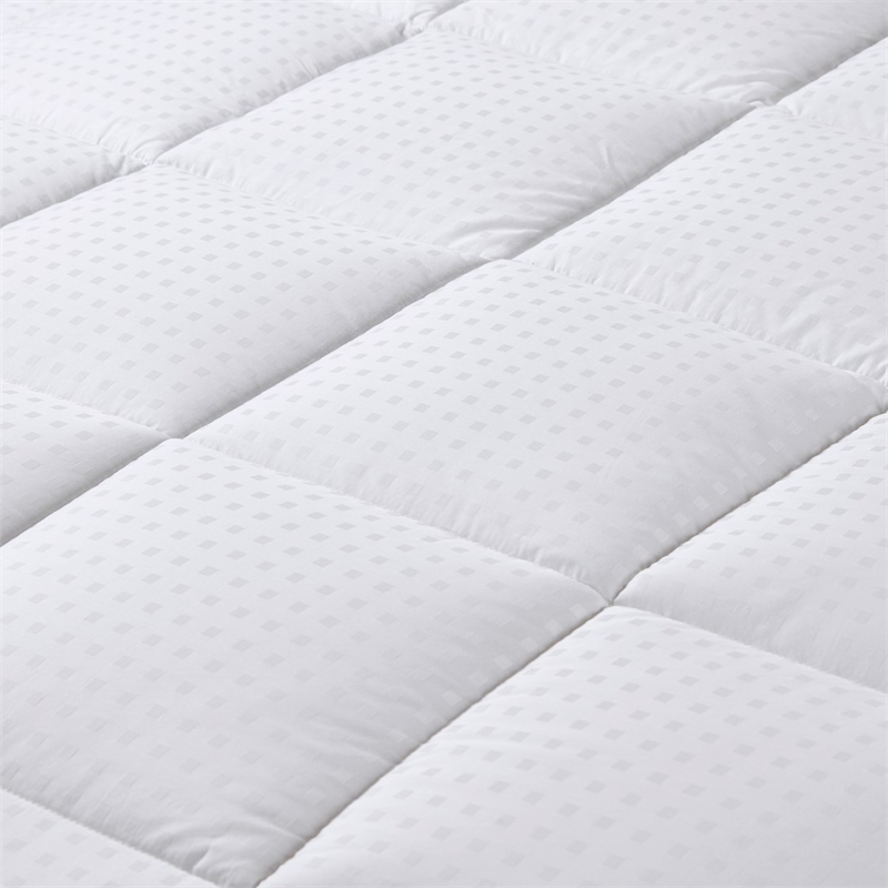 Croscill Signature Dobby Cotton Down Alternative Comforter in White Full/Queen