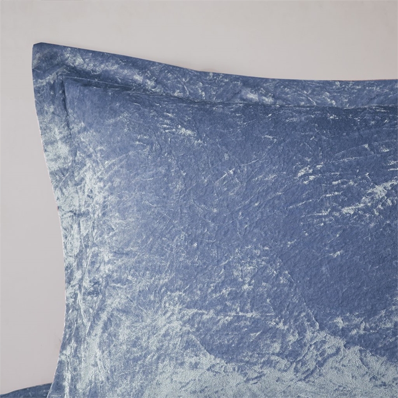 Intelligent Design Felicia Velvet Comforter Full/Queen Set in Blue
