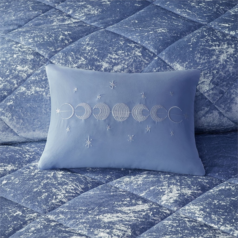 Intelligent Design Felicia Velvet Comforter King/Cal King Set in Blue