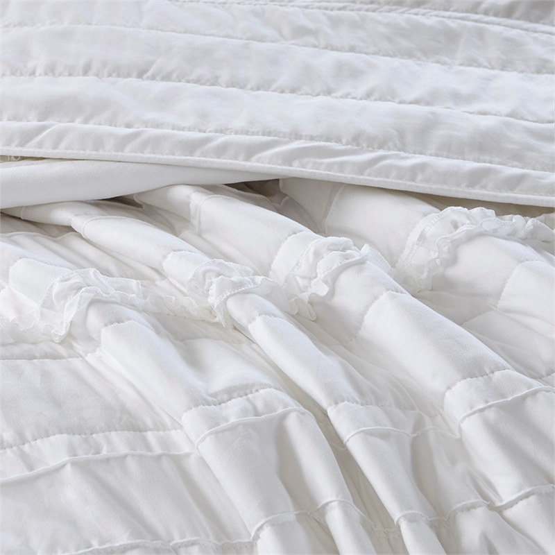 Madison Park Celeste 4-Piece Fabric Ruffle Quilt Set with Throw Pillow in White