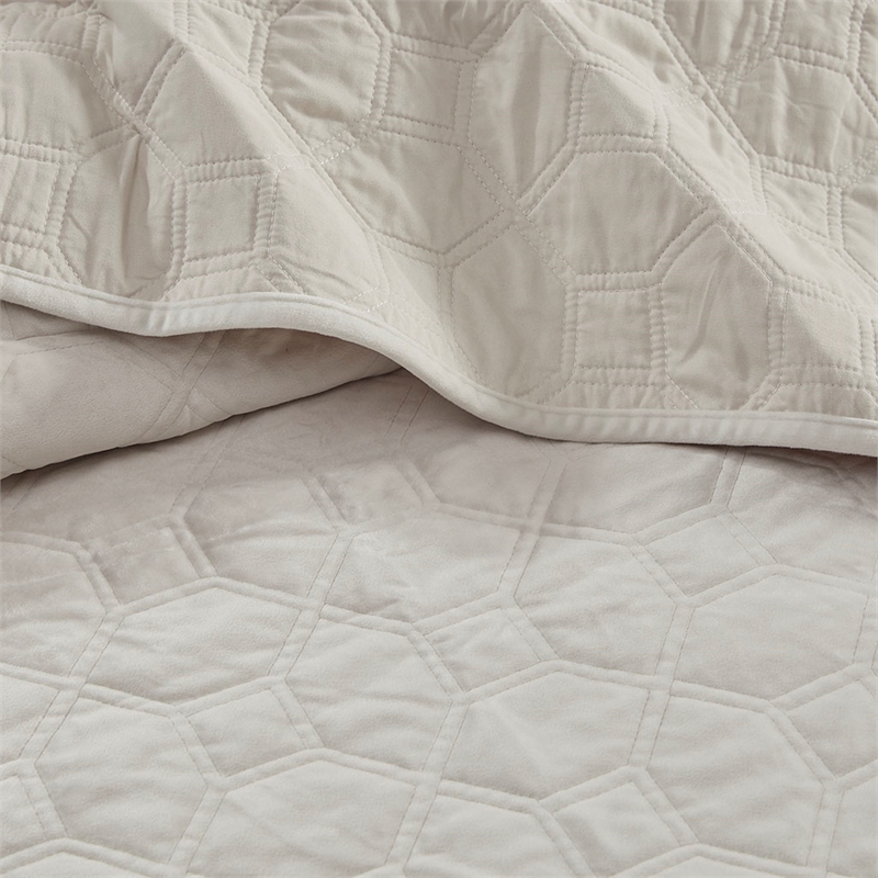 Madison Park Harper 3-Piece Modern Velvet Fabric Quilt Set in Ivory