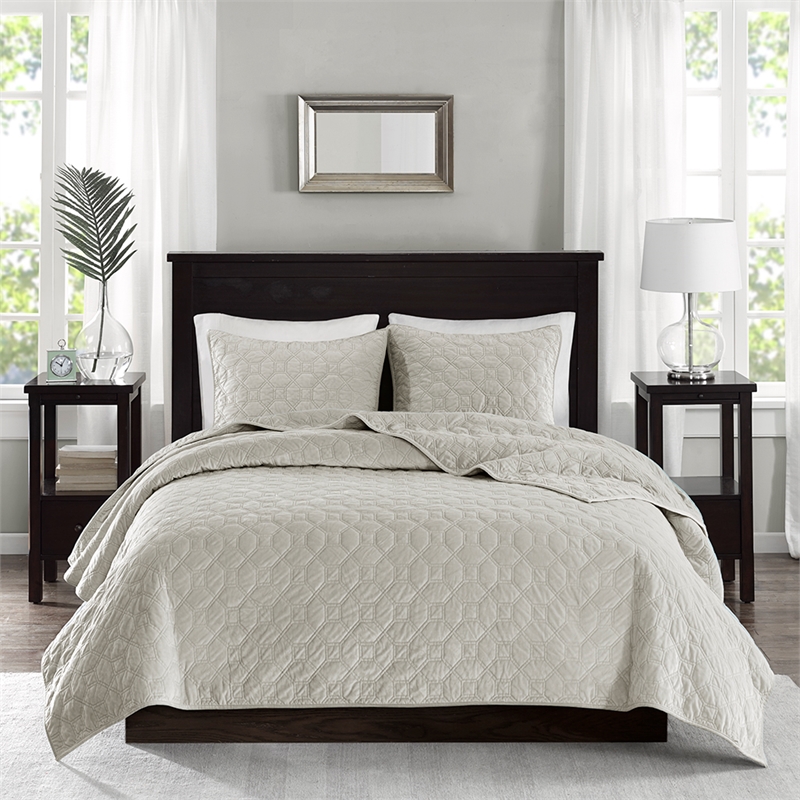 Madison Park Harper 3-Piece Modern Velvet Fabric Quilt Set in Ivory