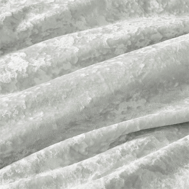 Olliix Intelligent Design Mira King/Cal King Comforter Mini Set in Silver