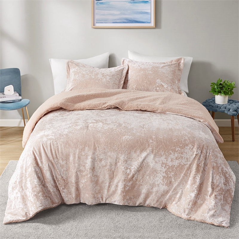 Olliix Intelligent Design Mira King/Cal King Comforter Mini Set in Blush