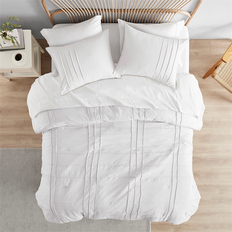 Olliix Comfort Spaces Twin/Twin XL Microfiber Comforter Set in  White
