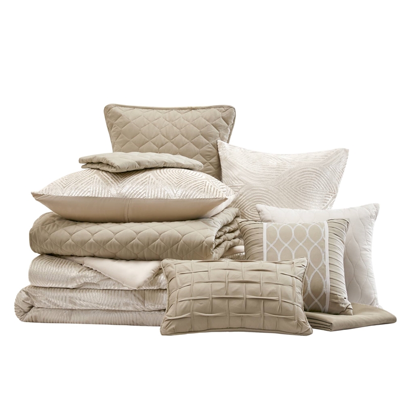 Olliix Madison Park Queen Polyester Comforter Set in  Champagne