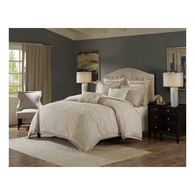 Olliix Madison Park Signature King Polyester Comforter Set in  Tan/Ivory