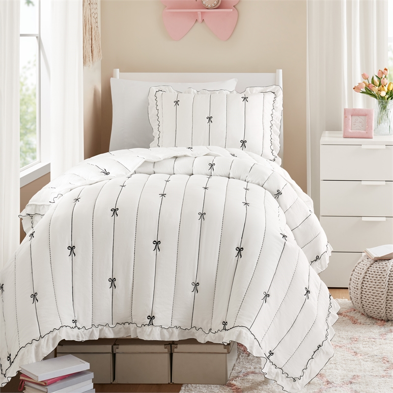 Olliix Intelligent Design Twin/Twin XL Microfiber Quilt Set in  Black
