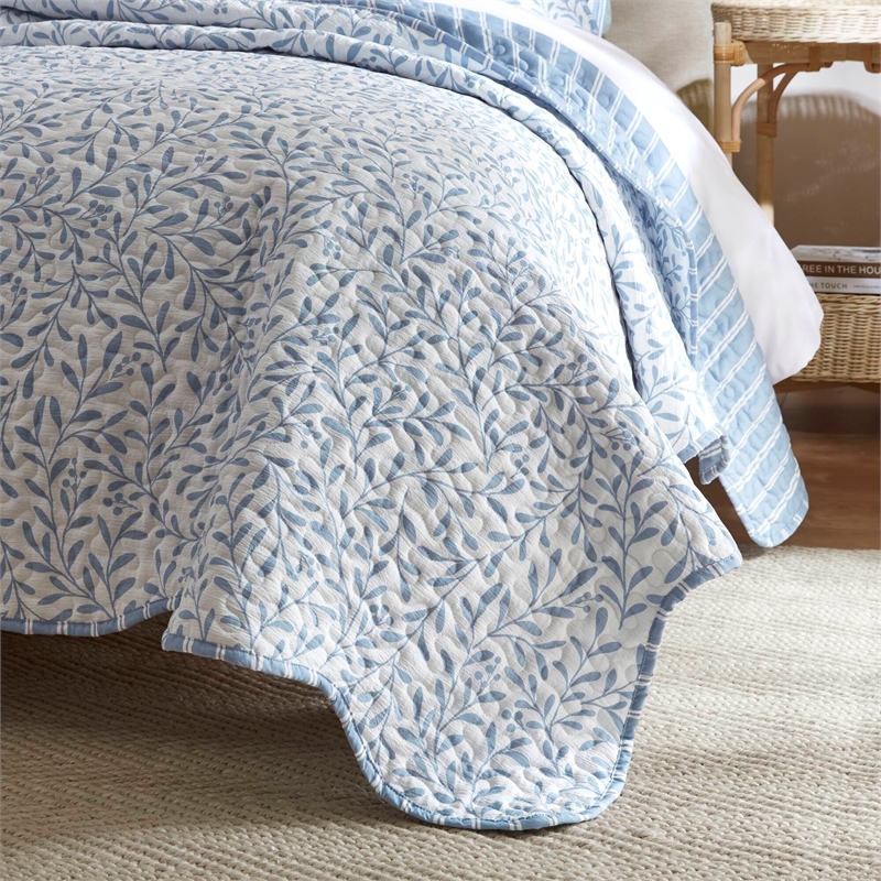Olliix Madison Park Full/Queen Microfiber Quilt Set in  Blue