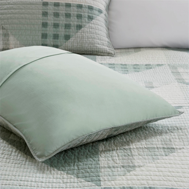 Olliix Woolrich King/Cal King Cotton Quilt Set in  Green