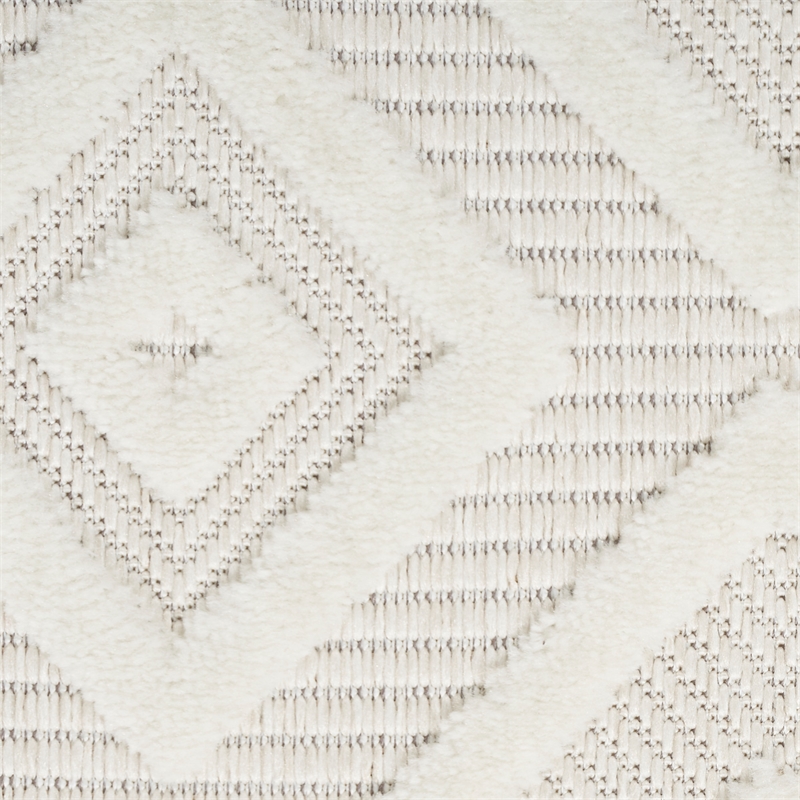 Nourison Versatile 5' x 7' Indoor/Outdoor Rug in Ivory/White
