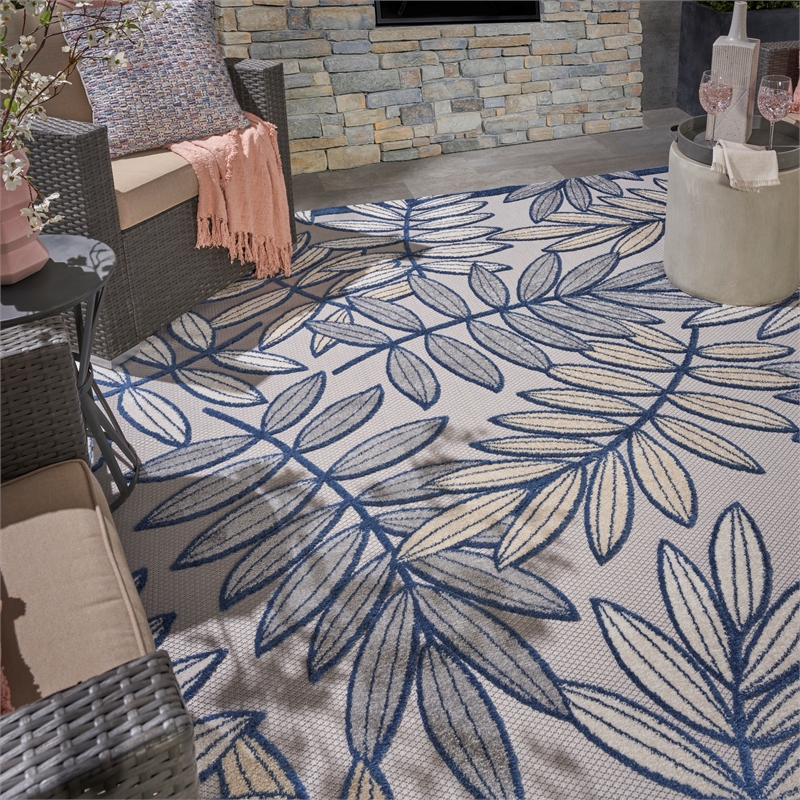 Nourison Aloha 4' x 6' Ivory Navy Fabric Tropical Area Rug (4' x 6')