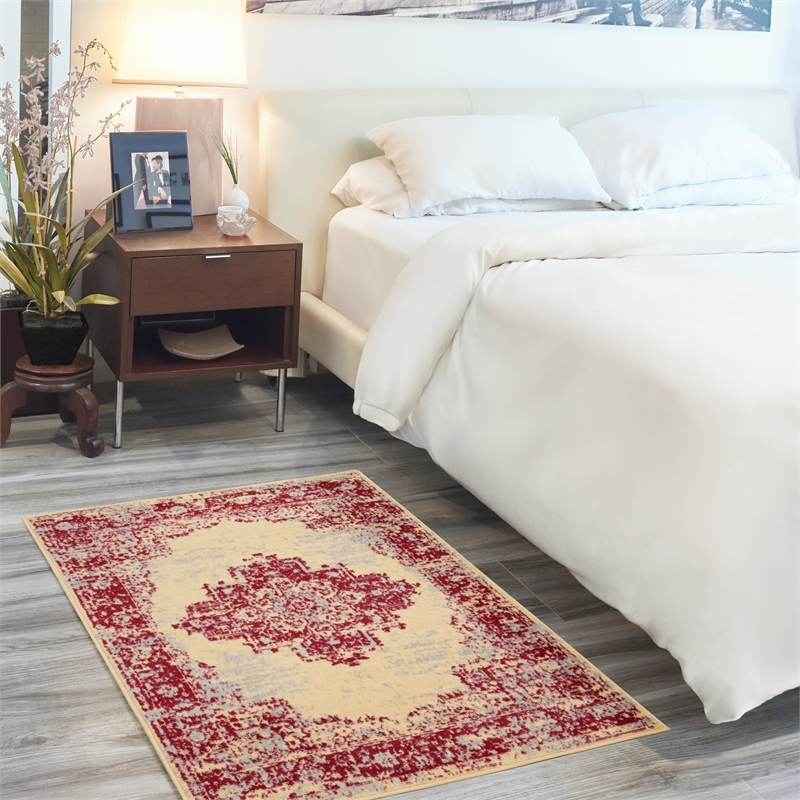 Nourison Grafix 3' x 5' Red and White Fabric Vintage Area Rug (3' x 5')