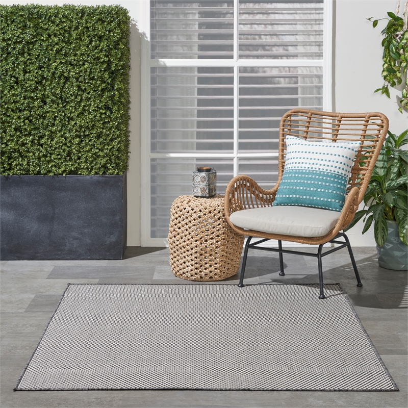 Nourison Courtyard 4' x Square Ivory Charcoal Fabric Modern Area Rug (4' Square)