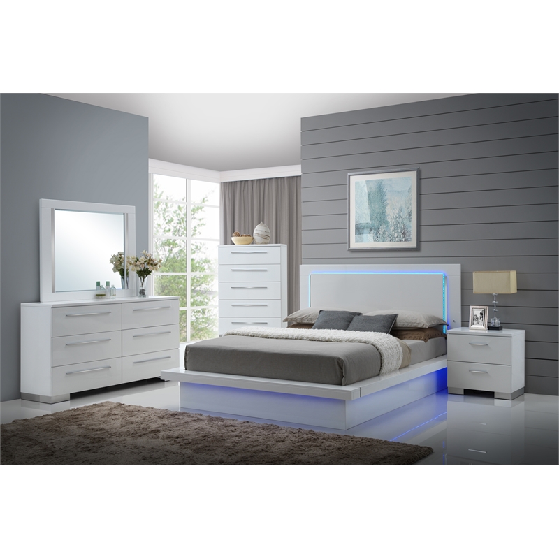 New Classic Furniture Sapphire Solid Wood 5Pc Bedroom Set in White