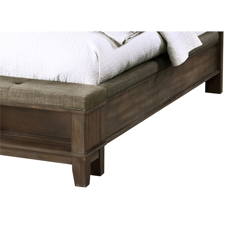 New Classic Furniture Cagney Traditional Wood & Fabric King Bed in Brown