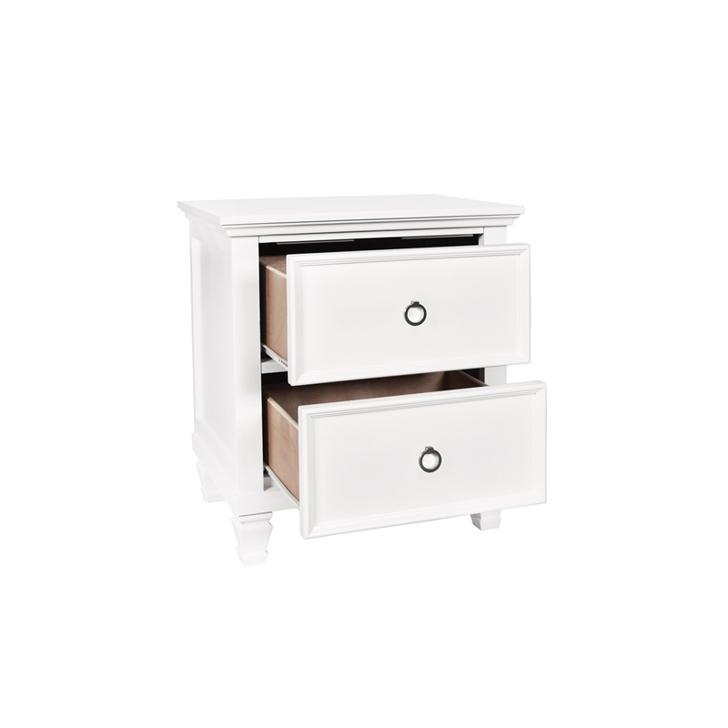 New Classic Tamarack 4-Piece Wood Cal King Bedroom Set with Nightstand in White