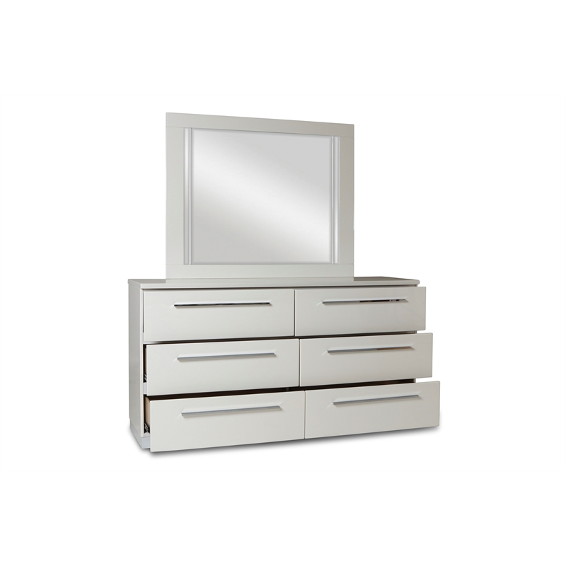 New Classic Sapphire 4-Piece Wood King Bedroom Set with Chest in White