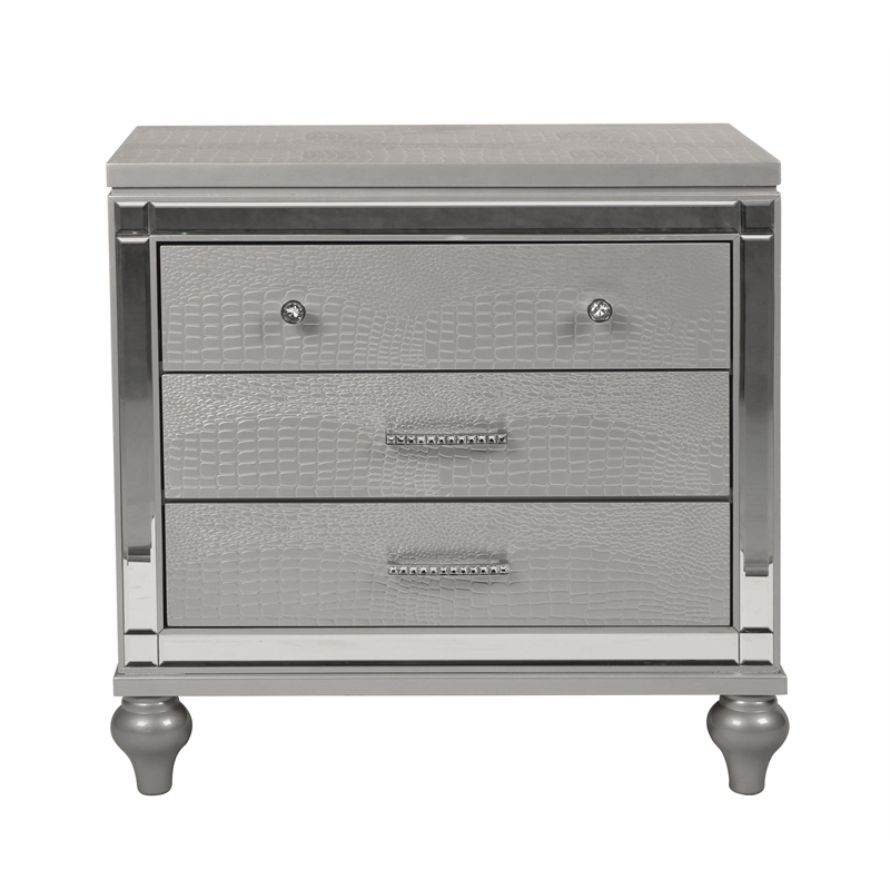 New Classic Valentine 4PC Wood Cal King Bedroom Set with Nightstand in Silver