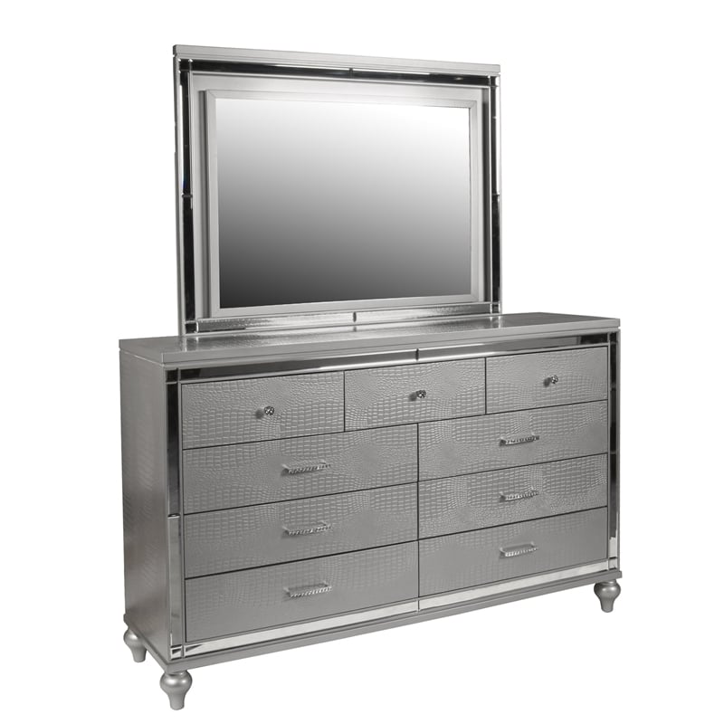 New Classic Furniture Valentine 5pc Solid Wood Cal King Bedroom Set in Silver