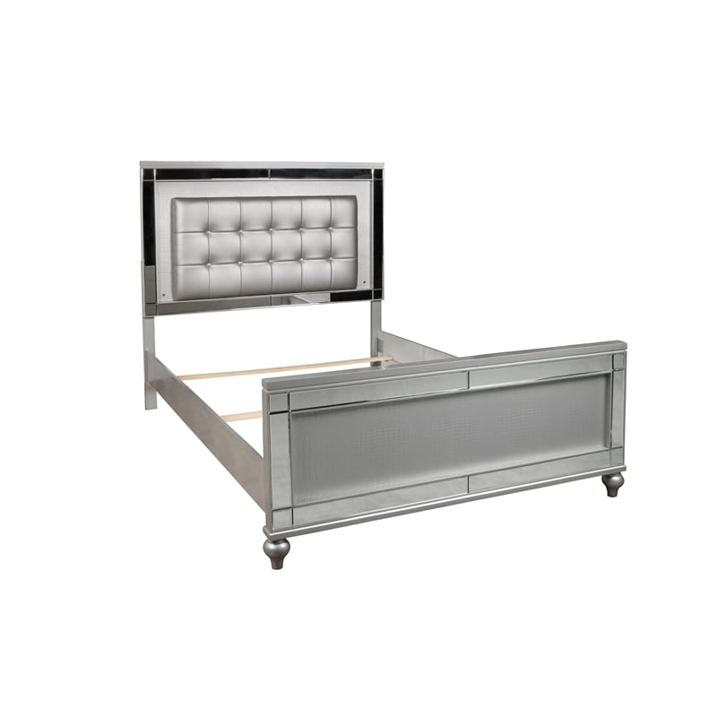 New Classic Furniture Valentine 5pc Solid Wood Cal King Bedroom Set in Silver