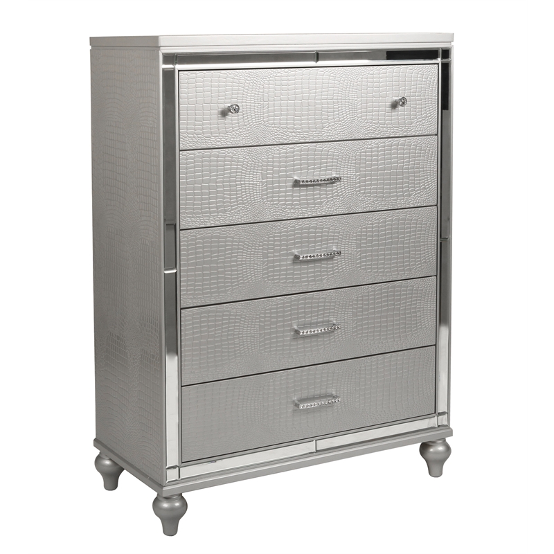New Classic Valentine 4-Piece Wood Queen Bedroom Set with Chest in Silver