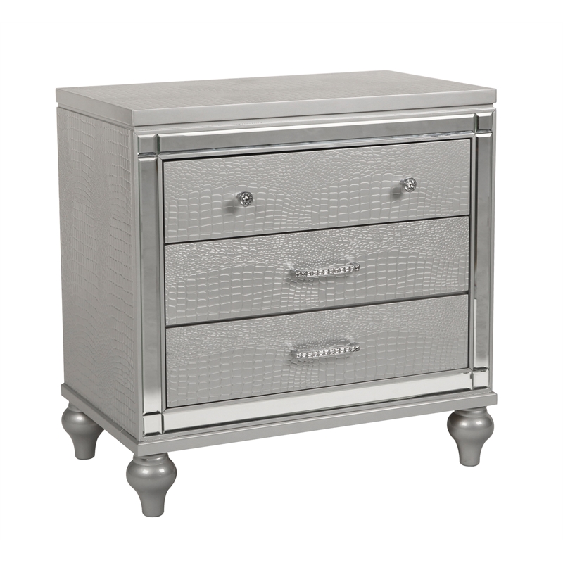 New Classic Valentine 4-Piece Wood Queen Bedroom Set with Nightstand in Silver
