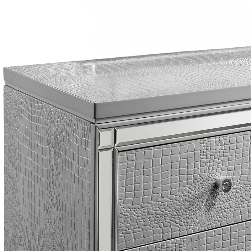 New Classic Furniture Valentine Solid Wood Dresser with 9 Drawers in Silver