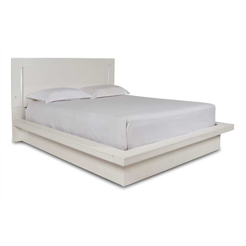 New Classic Sapphire 6-Piece Wood King Bedroom Set with 2 Nightstands in White
