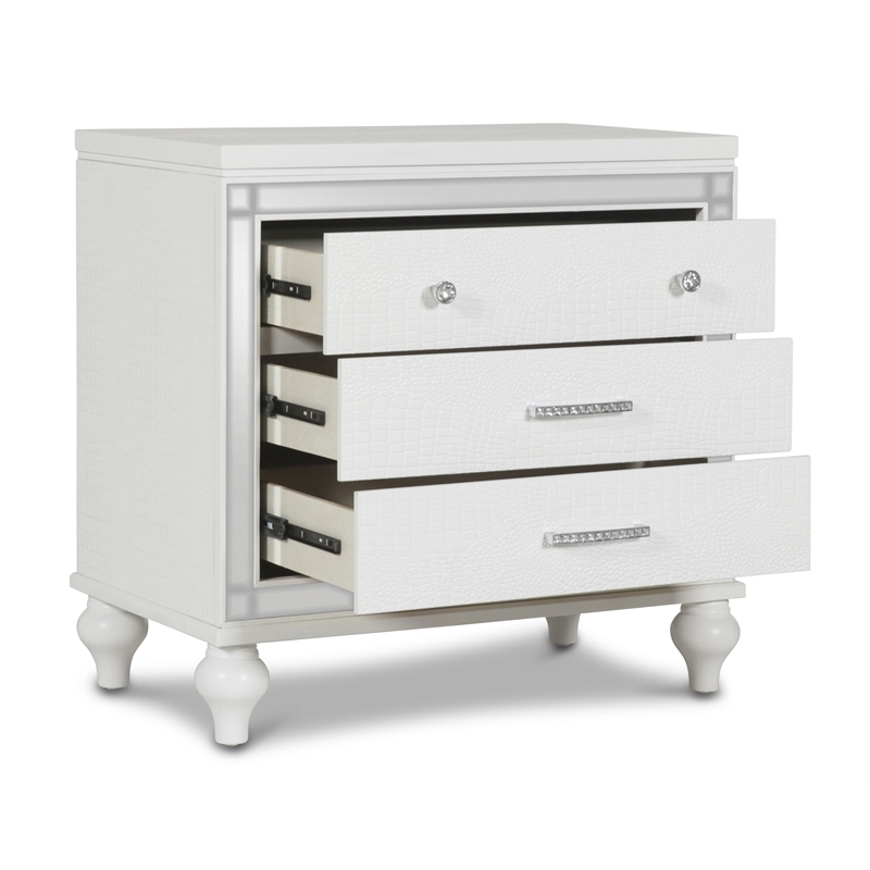New Classic Furniture Valentine 6-Piece Solid Wood King Bedroom Set in White