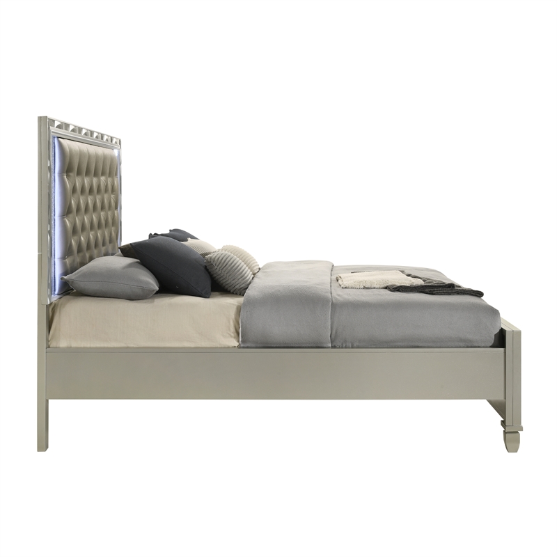 New Classic Furniture Radiance Solid Wood King Bed in Silver
