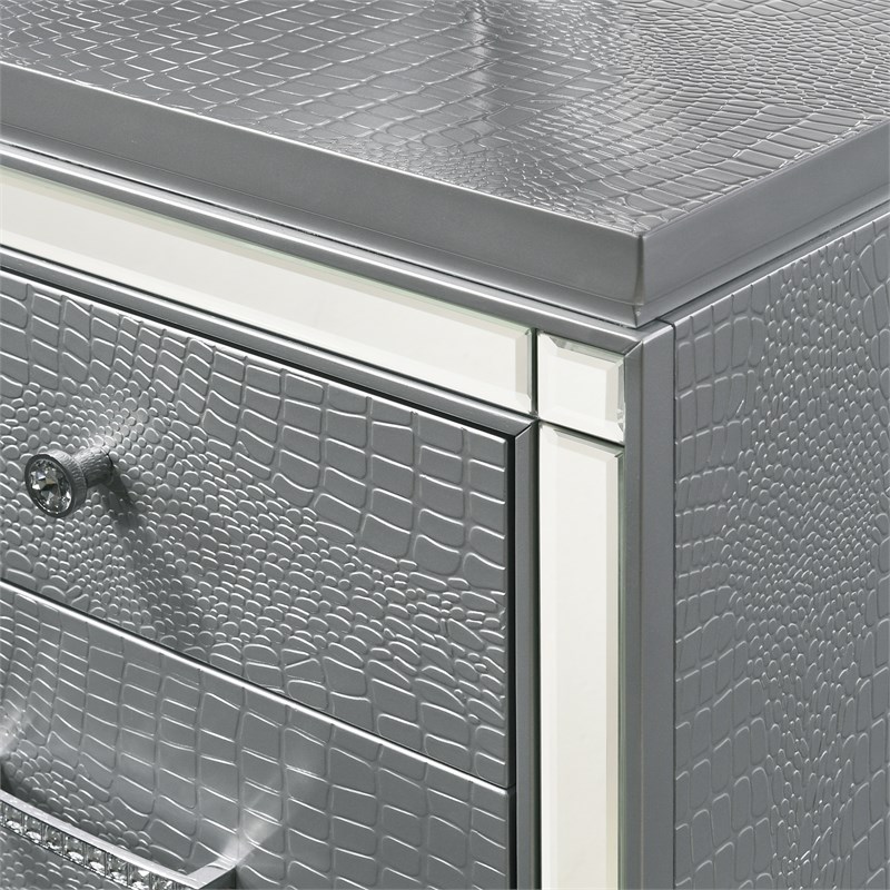 New Classic Furniture Valentine Solid Wood 7-Drawers Vanity in Silver