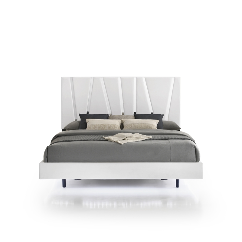 New Classic Furniture Europa Wood California King Panel Bed in White Finish