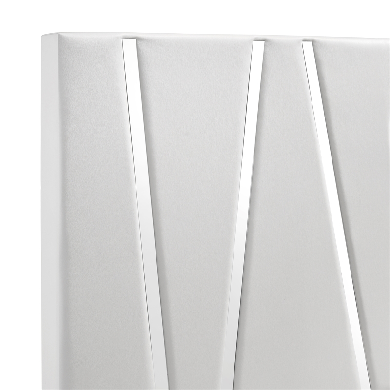 New Classic Furniture Europa Wood California King Panel Bed in White Finish