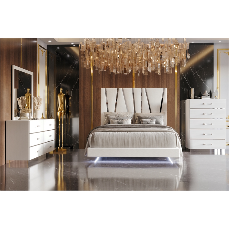 New Classic Furniture Europa 4-Pc Wood Queen Bedroom Set with Chest in White