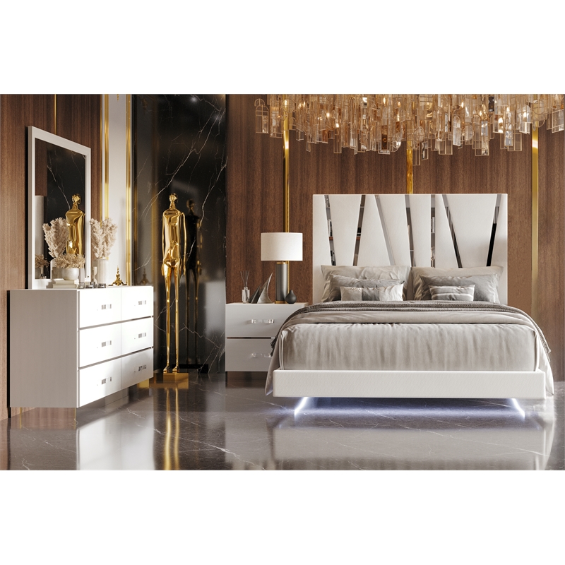 New Classic Furniture Europa 4-Piece Wood Queen Bedroom Set in White